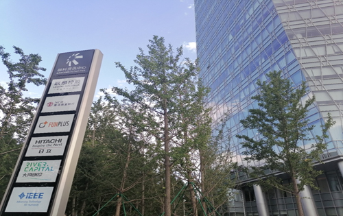 融科资讯中心出租实拍图5